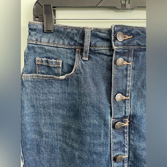 NWT Old Navy High Rise Scottie Dark Blue Denim Button-Front Skirt Sz 2 - Picture 2 of 7